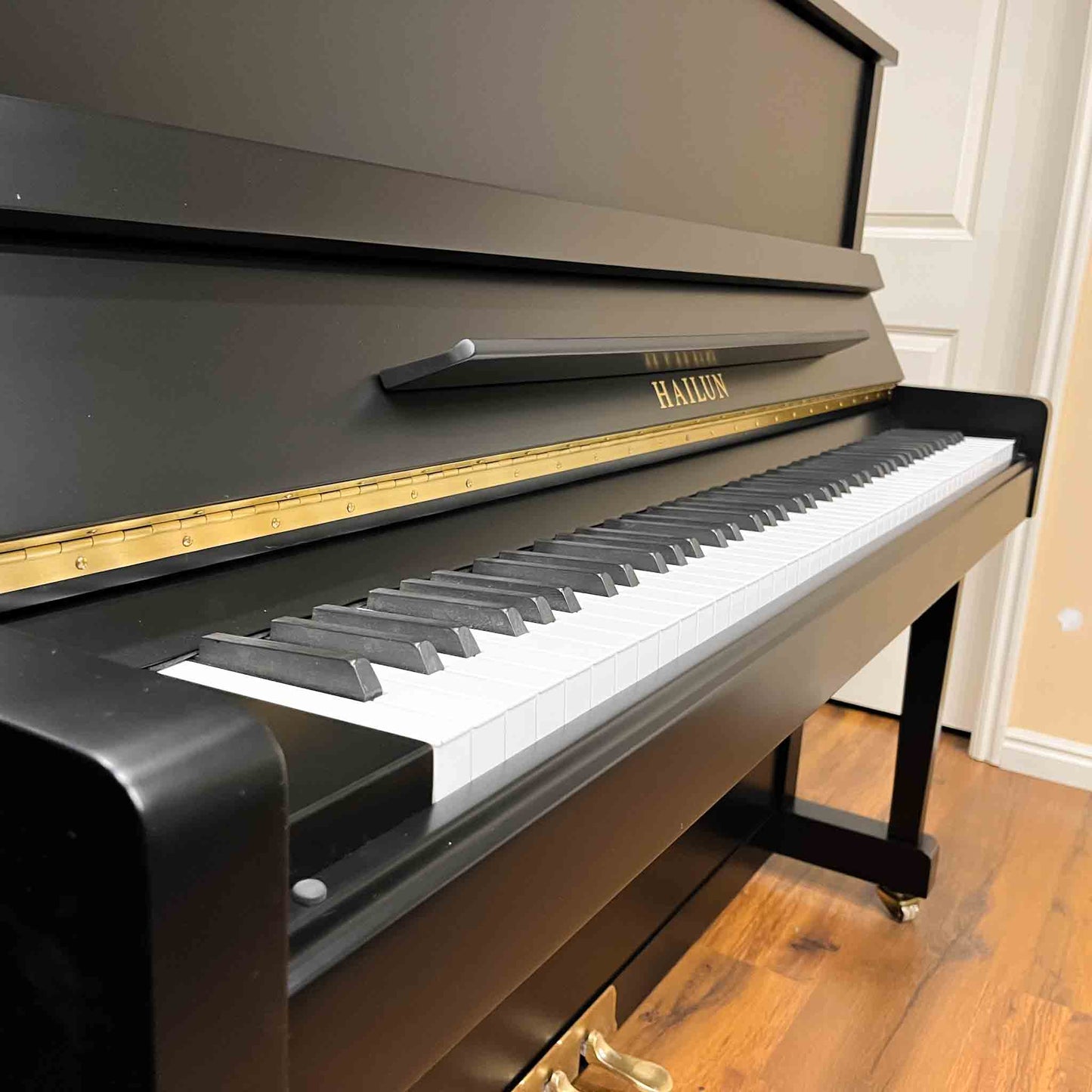 Hailun 121 48" Satin Black Upright Piano