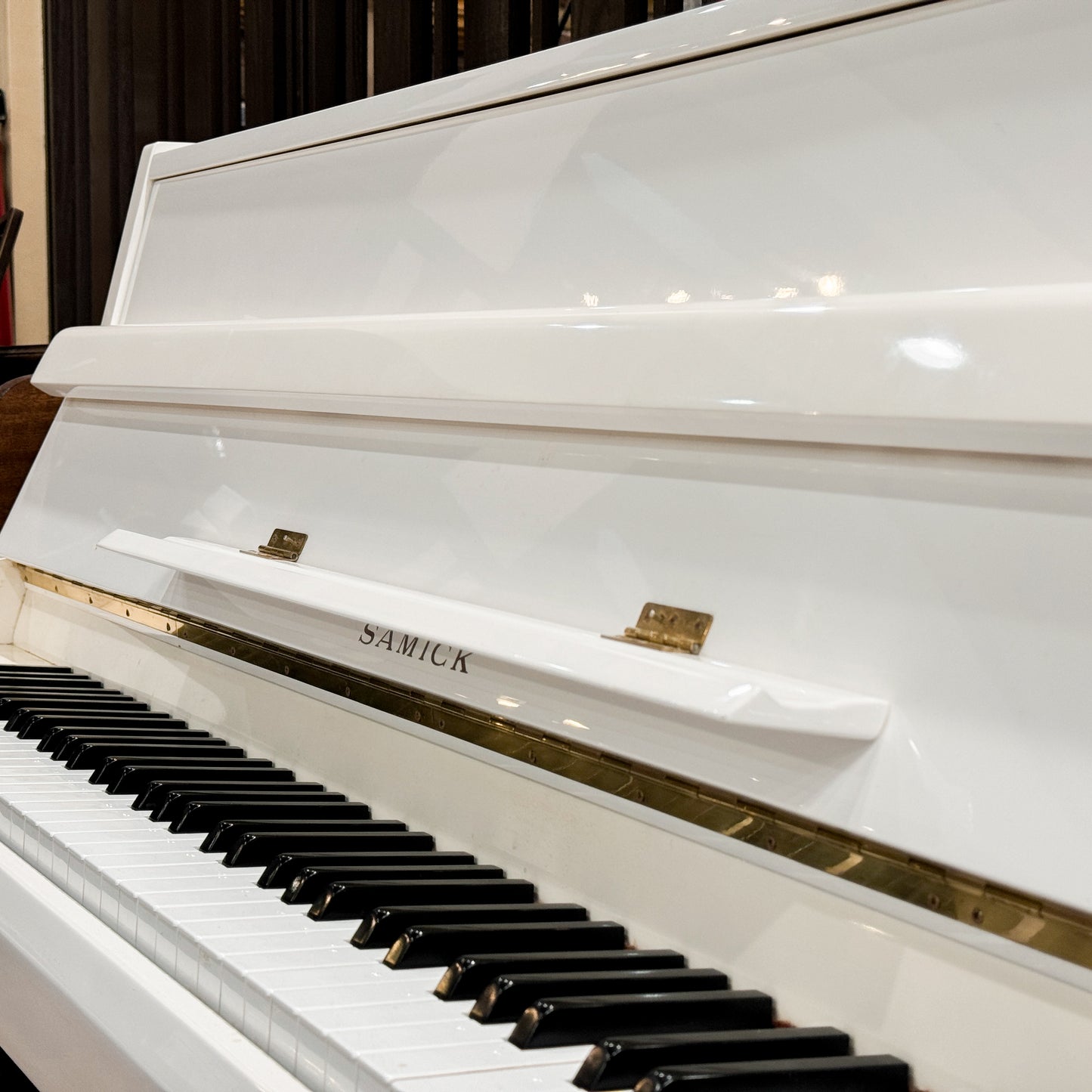 2000 Samick 107 Polished White 42" Console Piano