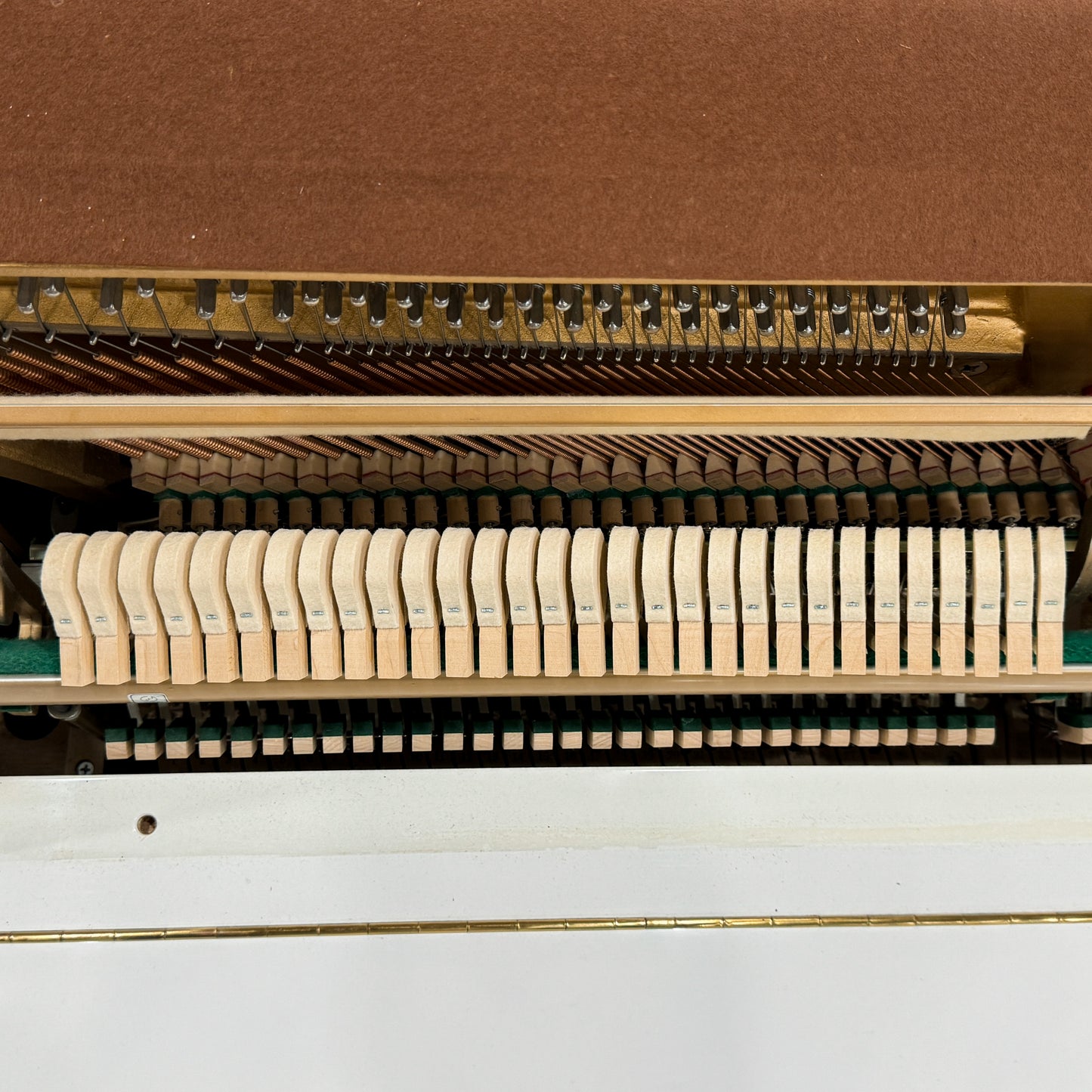 2000 Samick 107 Polished White 42" Console Piano