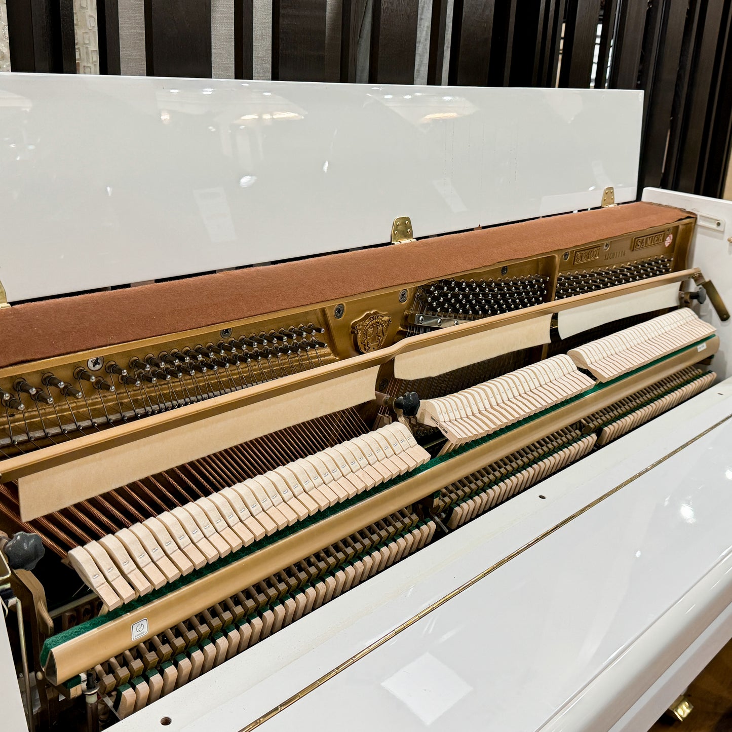 2000 Samick 107 Polished White 42" Console Piano