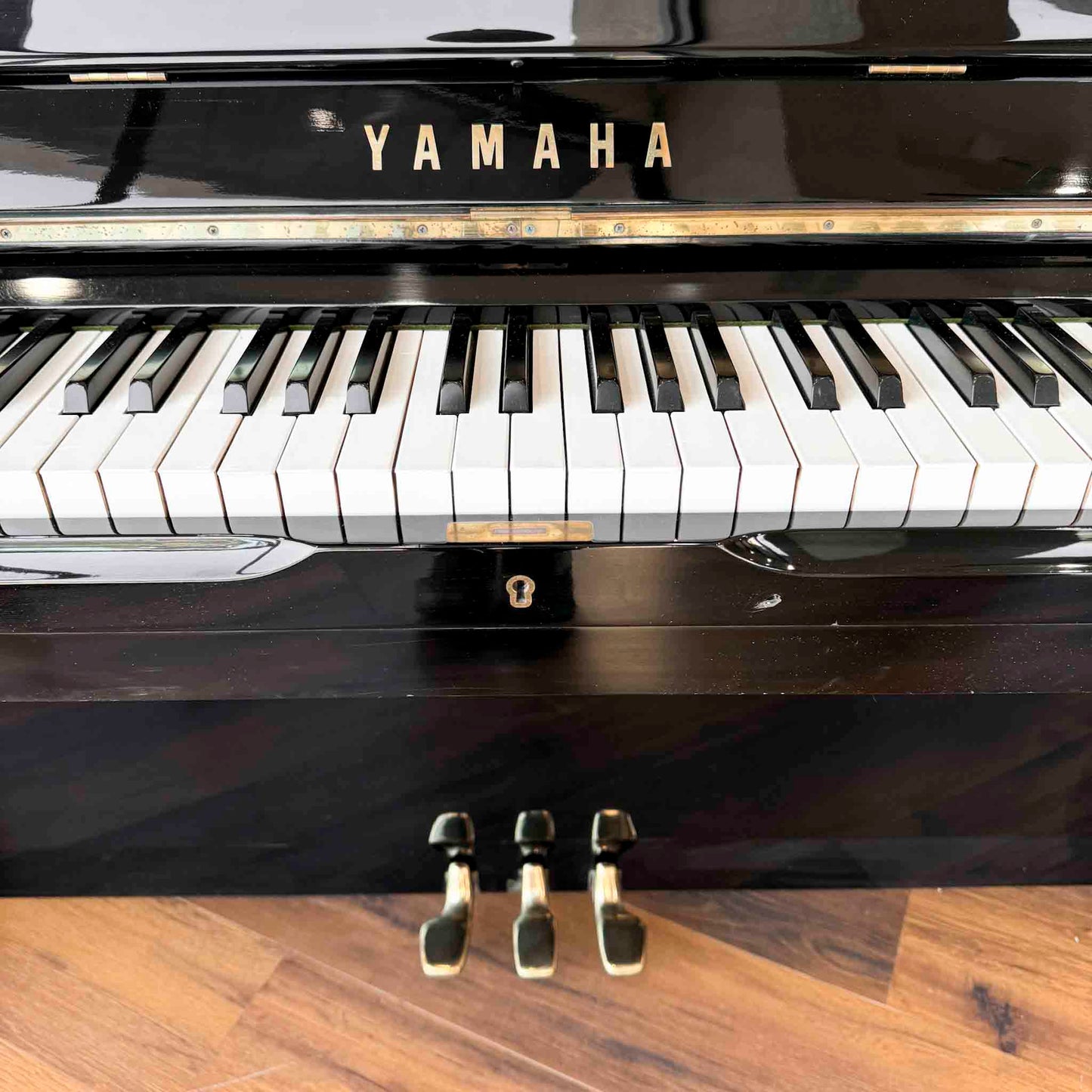 1974 Yamaha U1 48" Polished Black Upright Piano