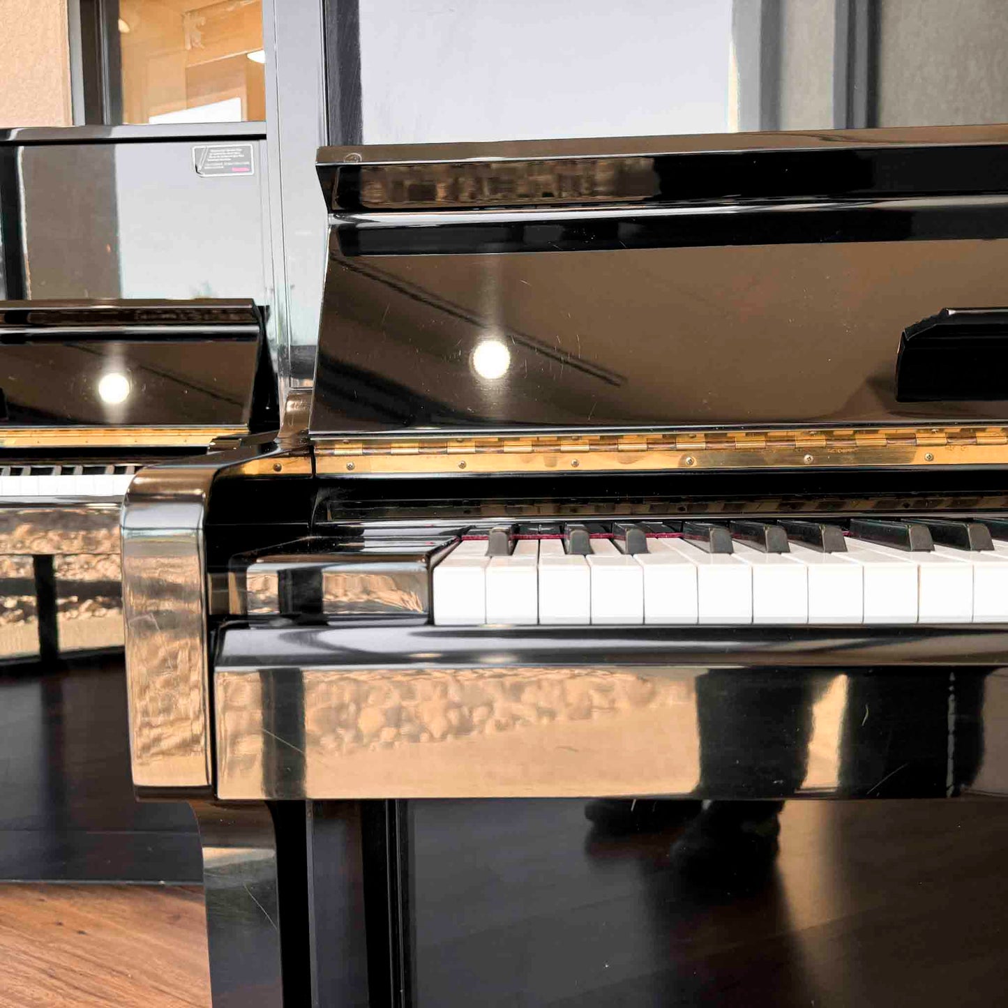 1987 Yamaha U1 48" Polished Black Upright Piano