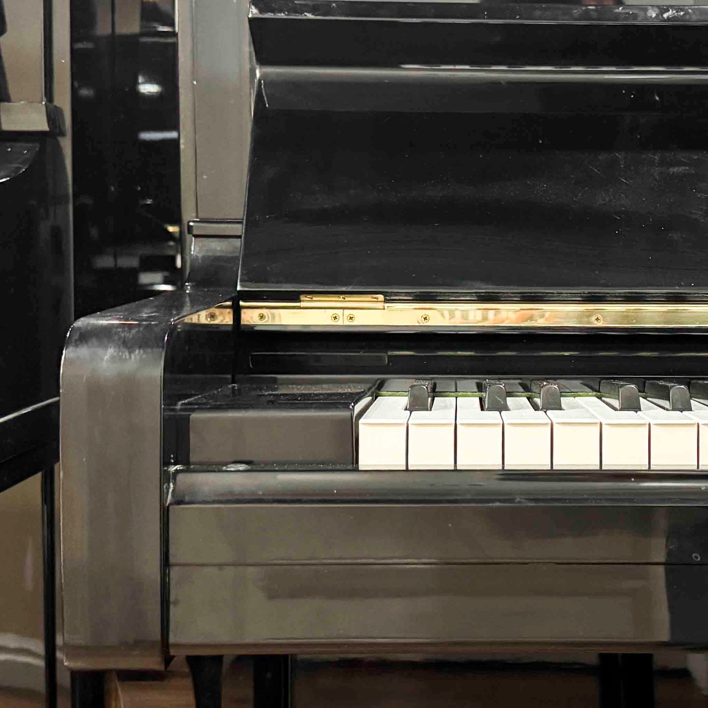 1978 Yamaha U1 48" Polished Black Upright Piano
