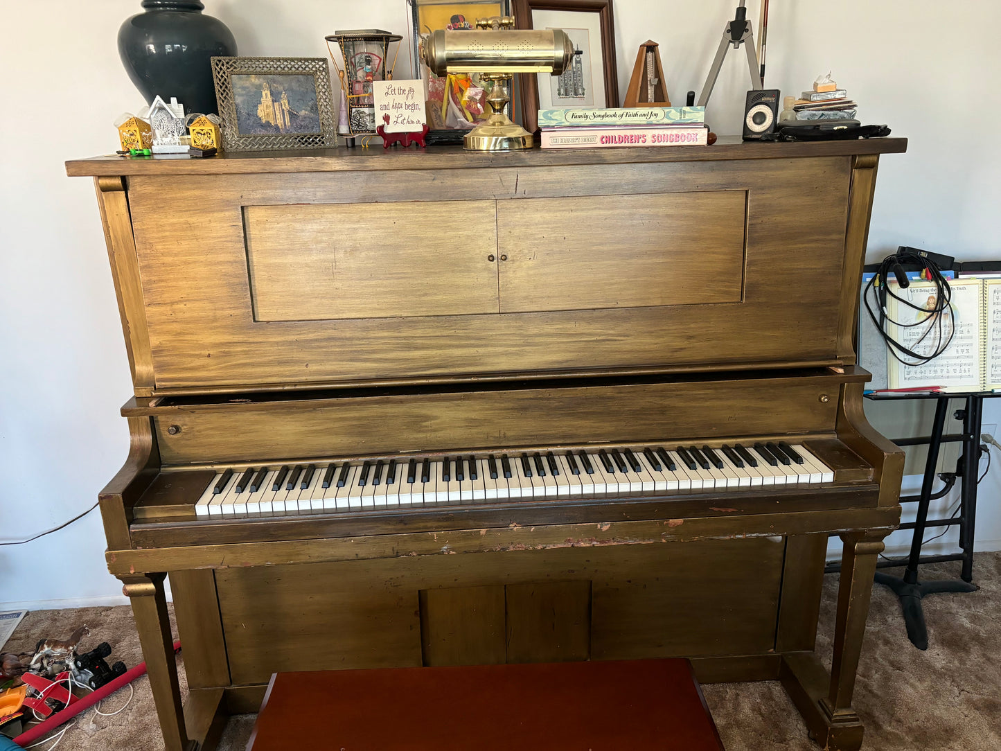 The Arbizu Family Piano!