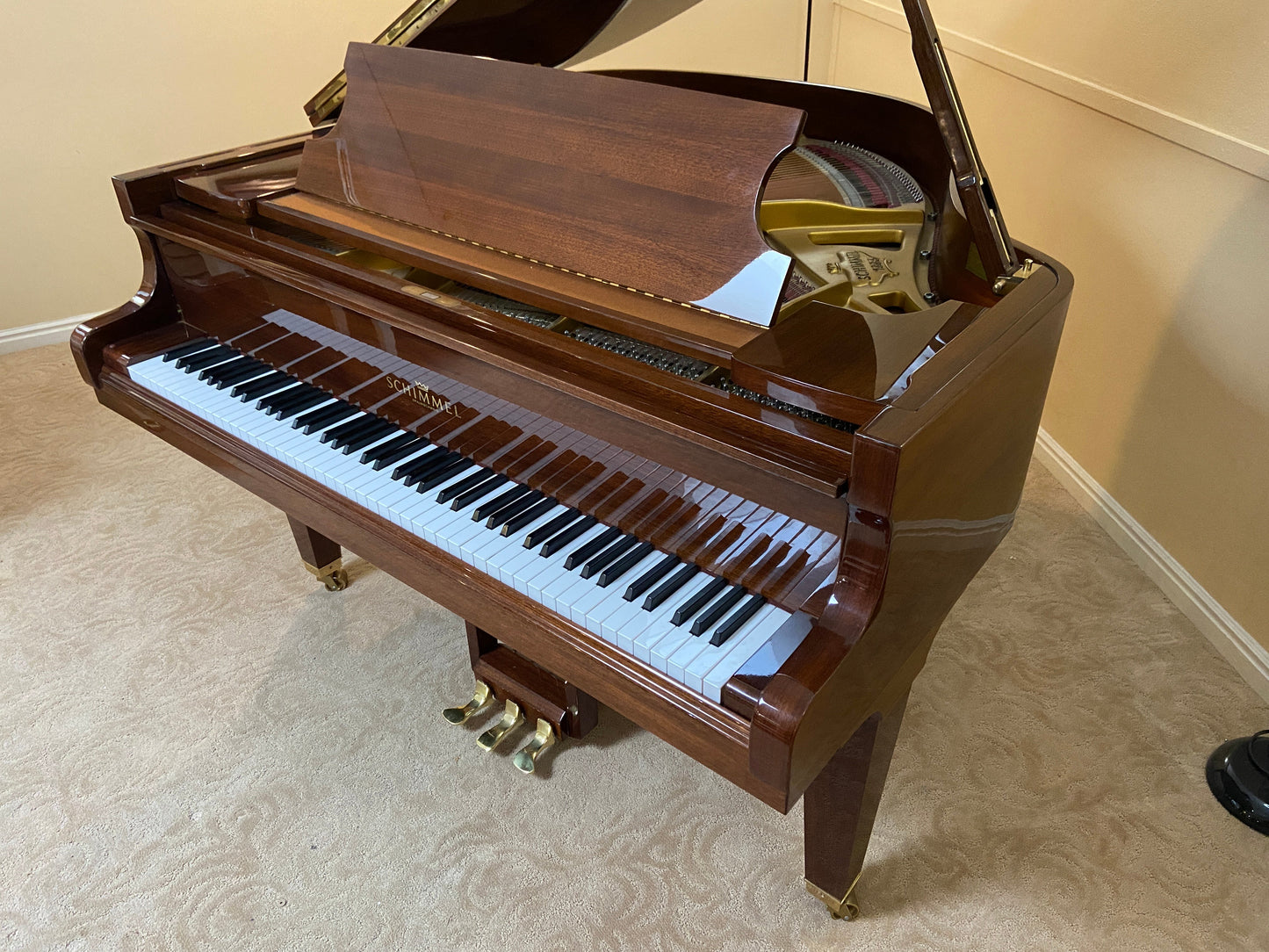 Image 3 of 1982 Schimmel Grand 5'/ Walnut