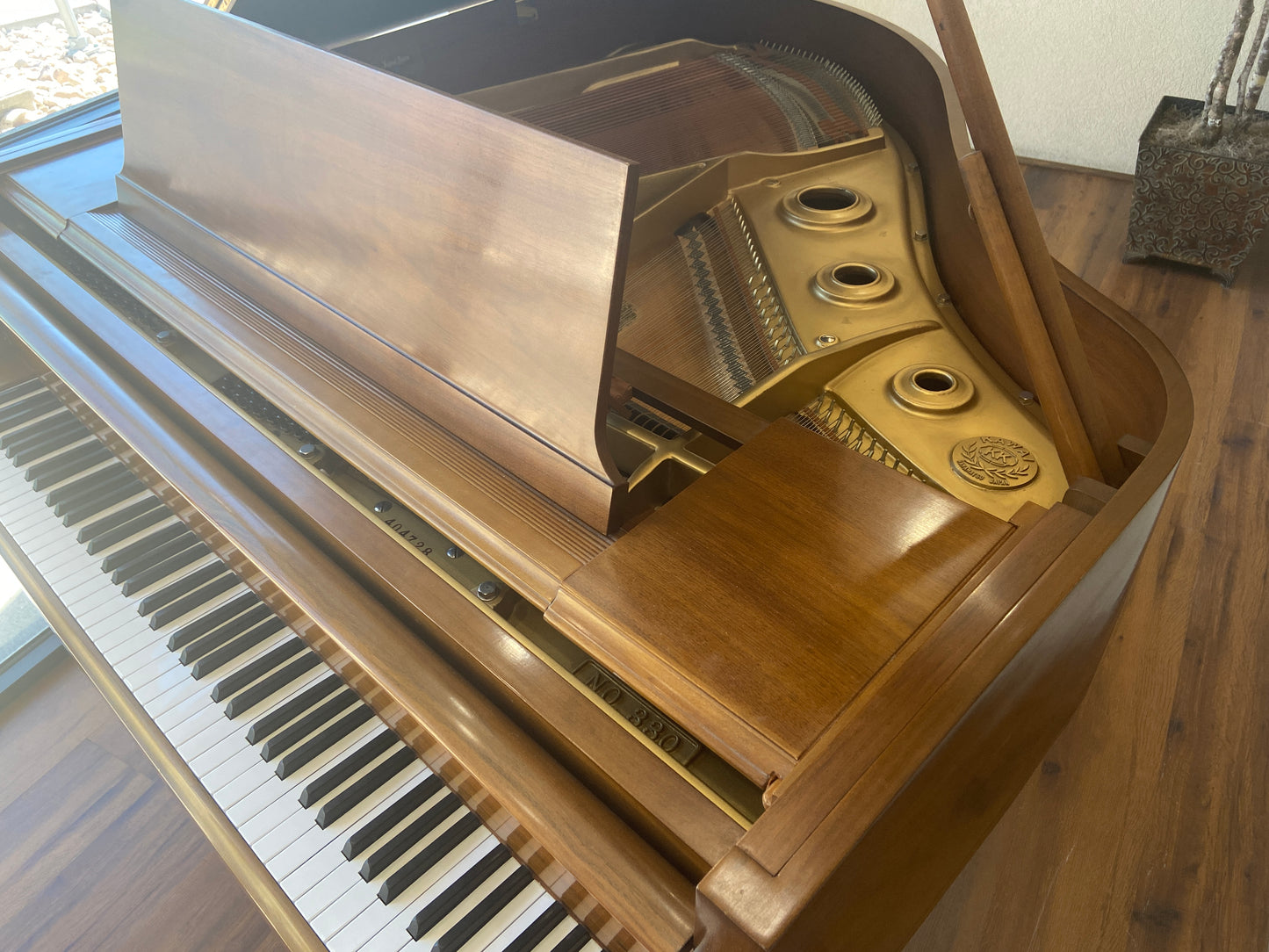 Image 2 of 1969 Howard Grand Piano / 5' / Walnut