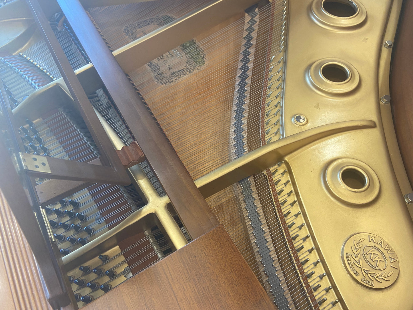 Image 3 of 1969 Howard Grand Piano / 5' / Walnut