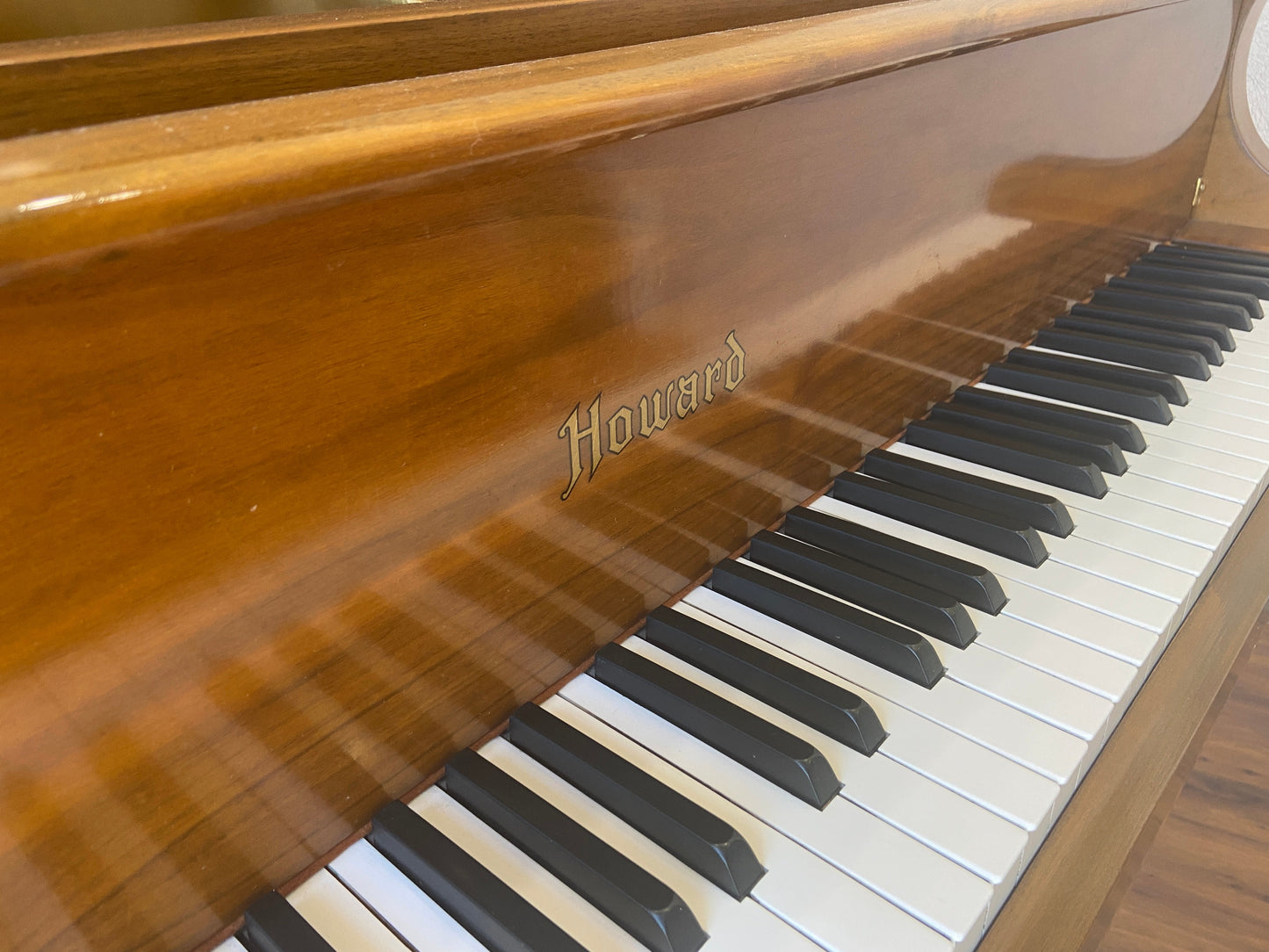 Image 4 of 1969 Howard Grand Piano / 5' / Walnut