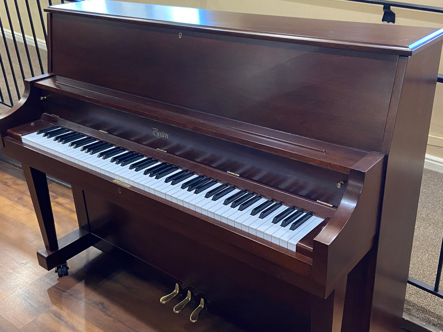 Image 7 of 2003 Boston 118S/45" Walnut Finish