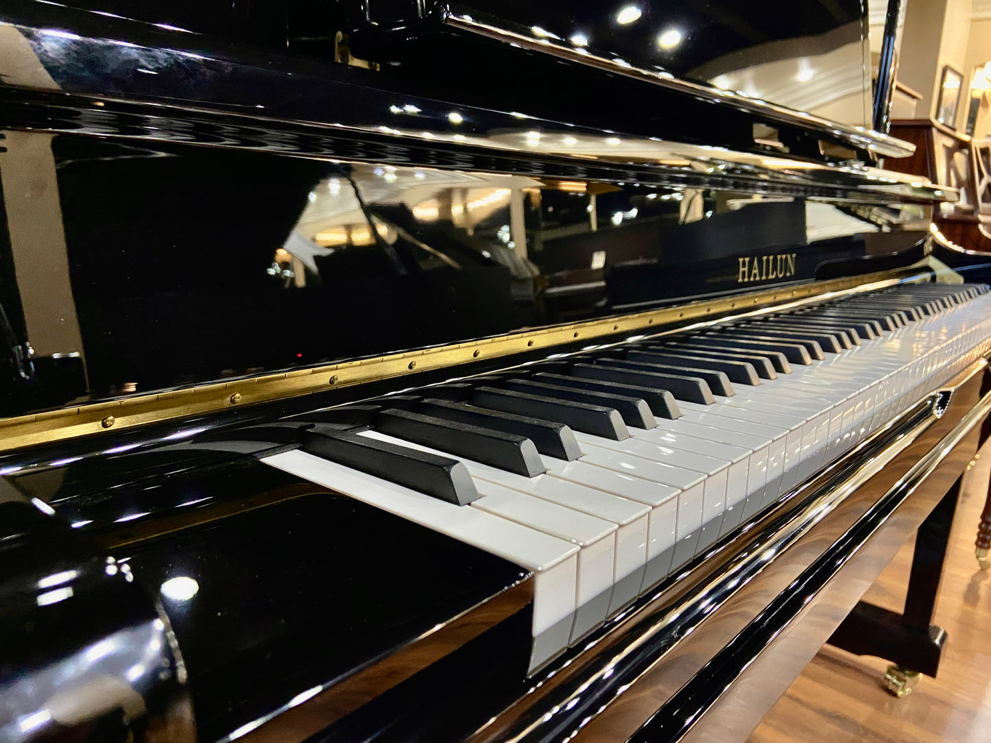 Image 2 of Hailun 7P Ebony Polish / 52"