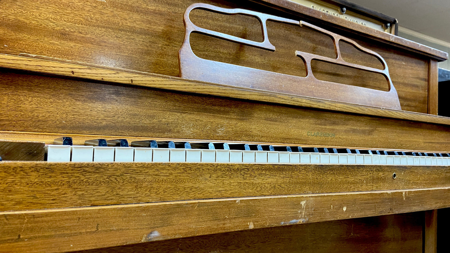 Image 19 of Clarendon Upright