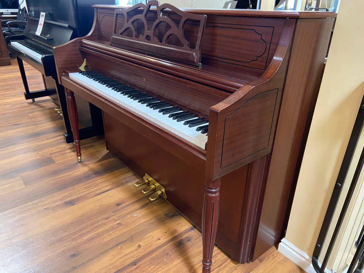 Image 4 of 1990 Samick 44" Upright