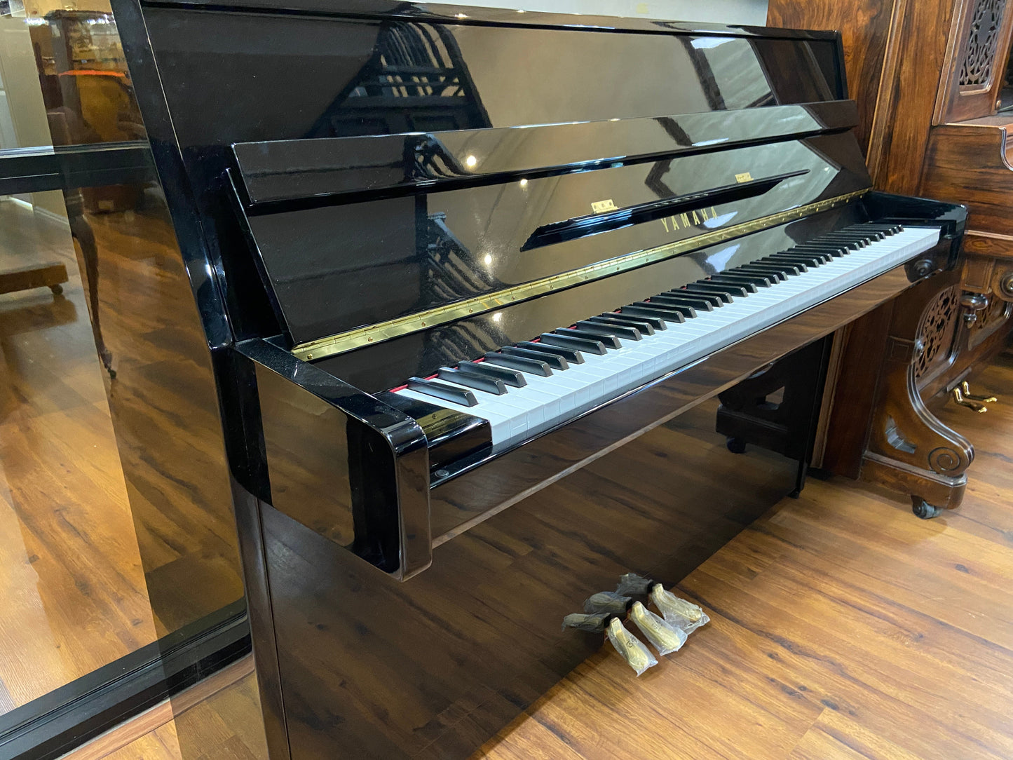 Image 2 of 2016 Yamaha B1 Upright / 43"