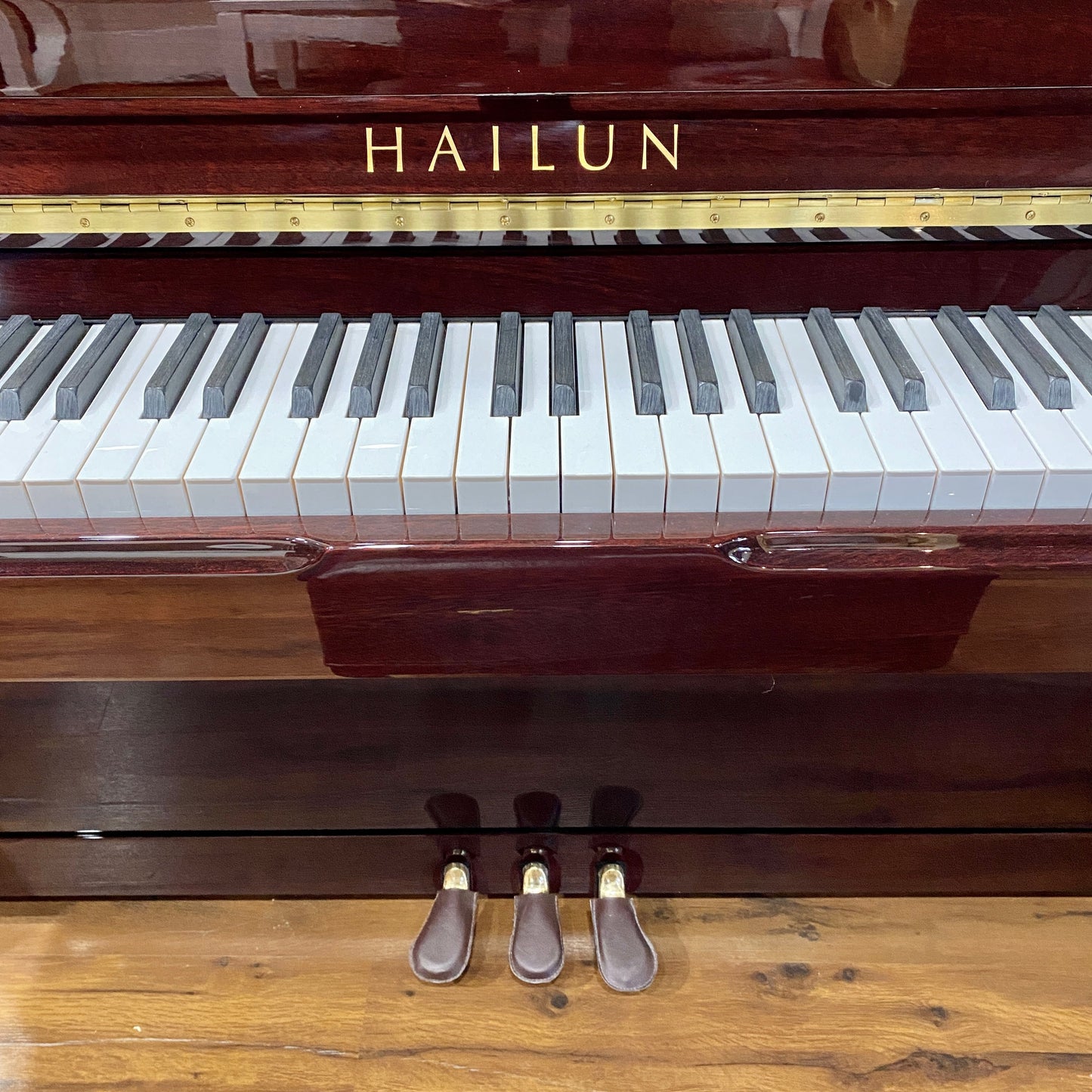 Image 6 of Hailun HU5P/50" Mahogany Polish