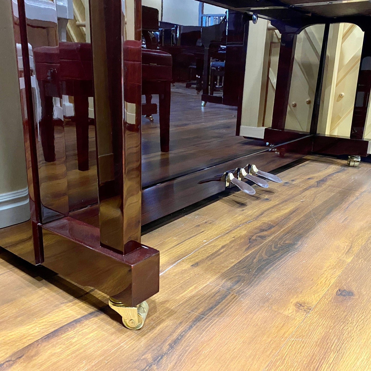 Image 8 of Hailun HU5P/50" Mahogany Polish