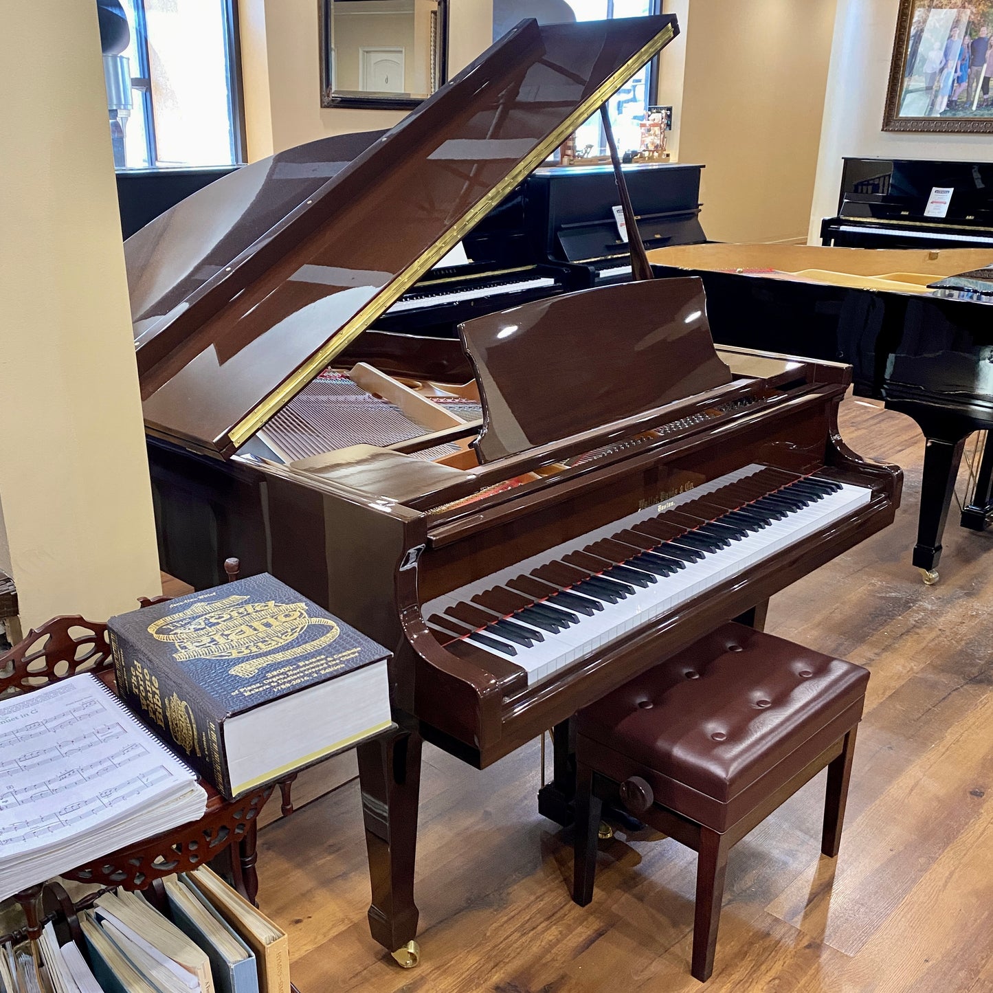 Image 2 of Hallet Davis 160 /5'3" Polished Walnut