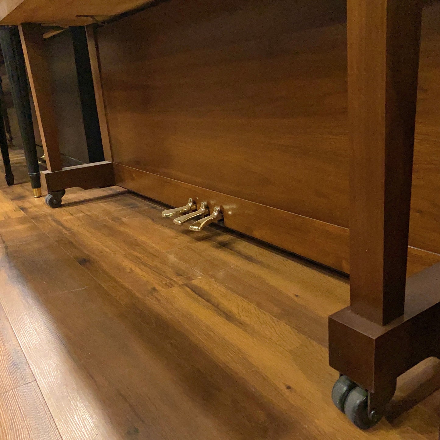 Image 5 of 1994 Yamaha P22 45" Upright Piano / Walnut