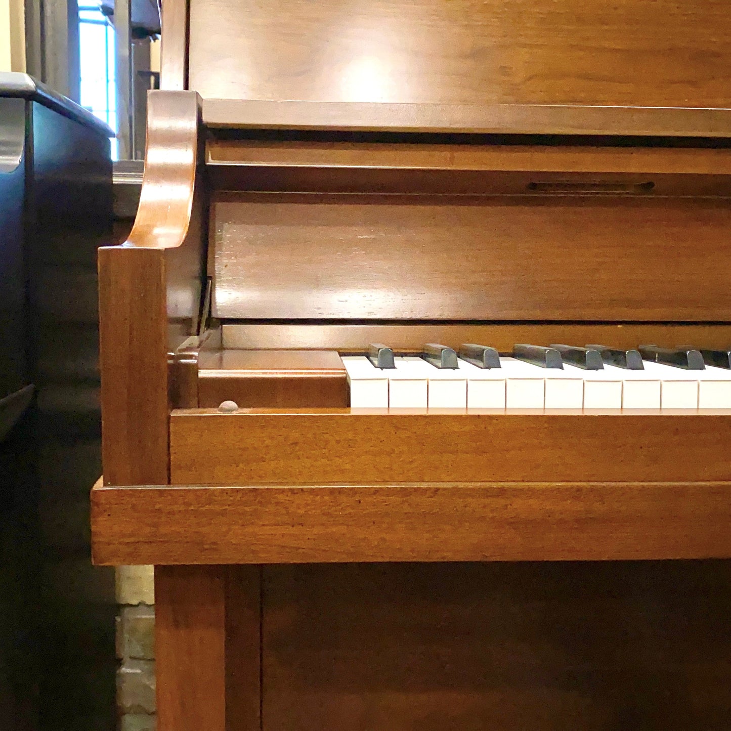 Image 14 of 1994 Yamaha P22 45" Upright Piano / Walnut
