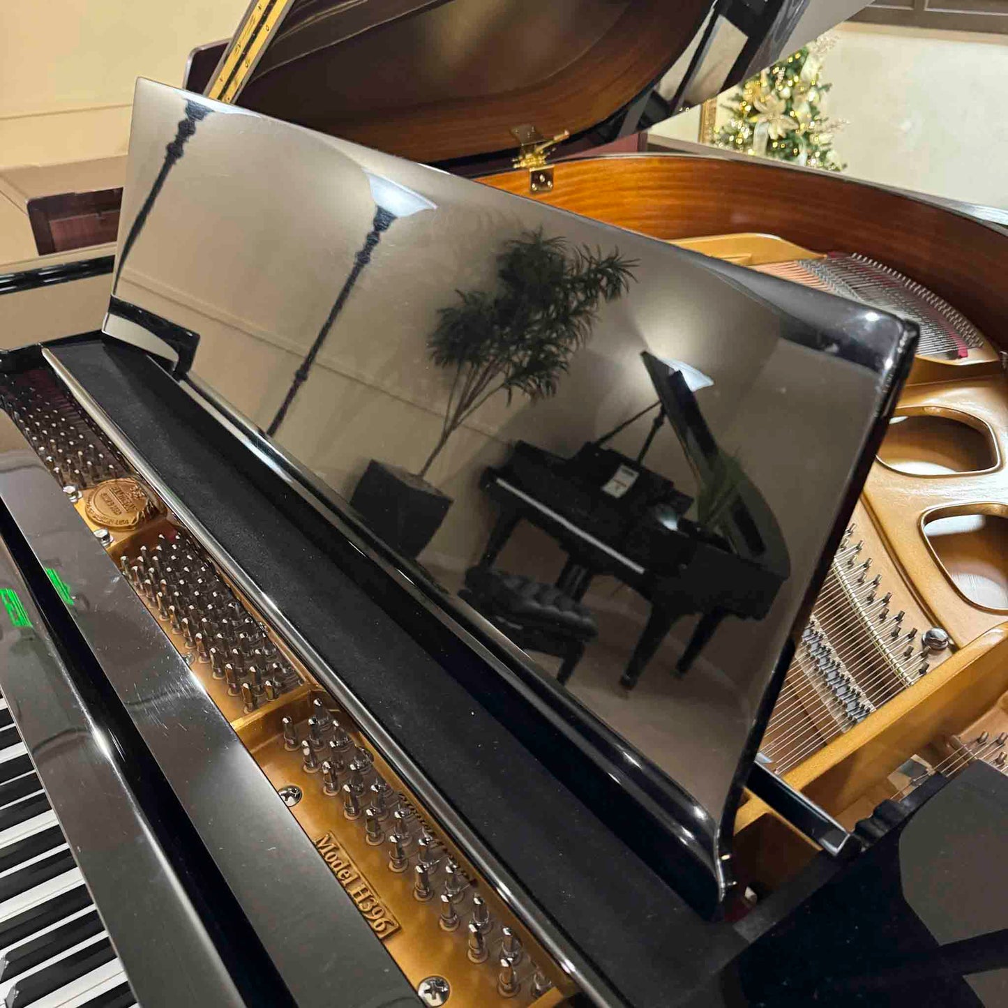 Hamilton (by Baldwin) 4'11" Polished Black Baby Grand Piano