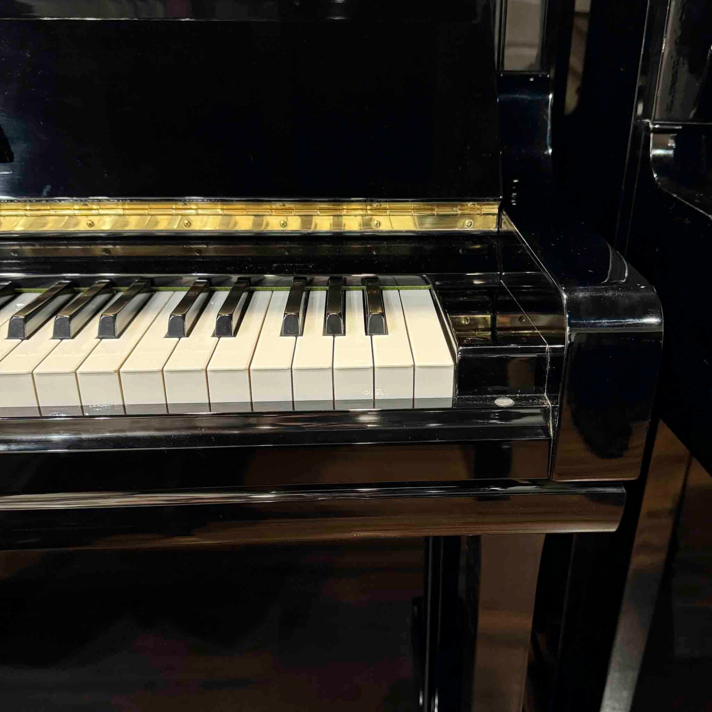 SOLD 1986 Yamaha U3 52" Polished Black Upright Piano