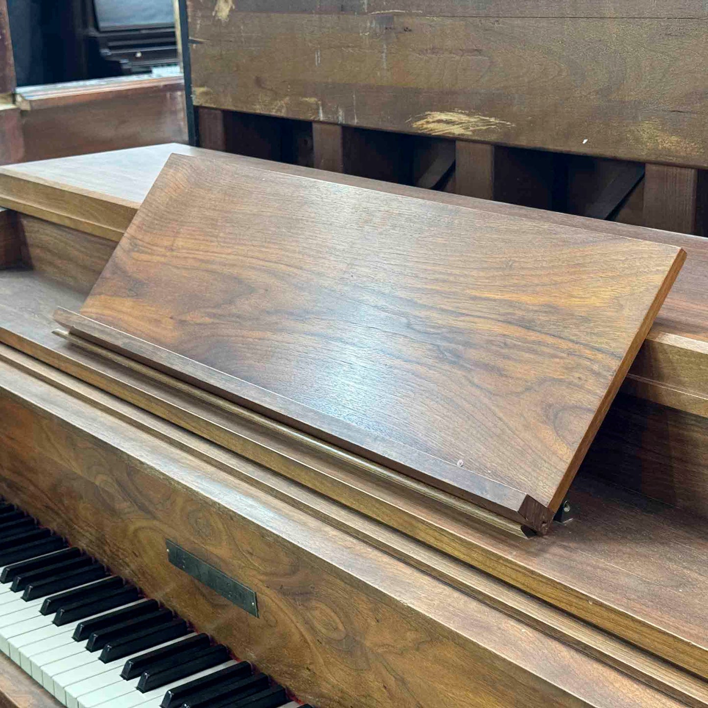 HEIRLOOM RESTORATION 1969 Astin-Weight Wood Finish 41" Console Piano