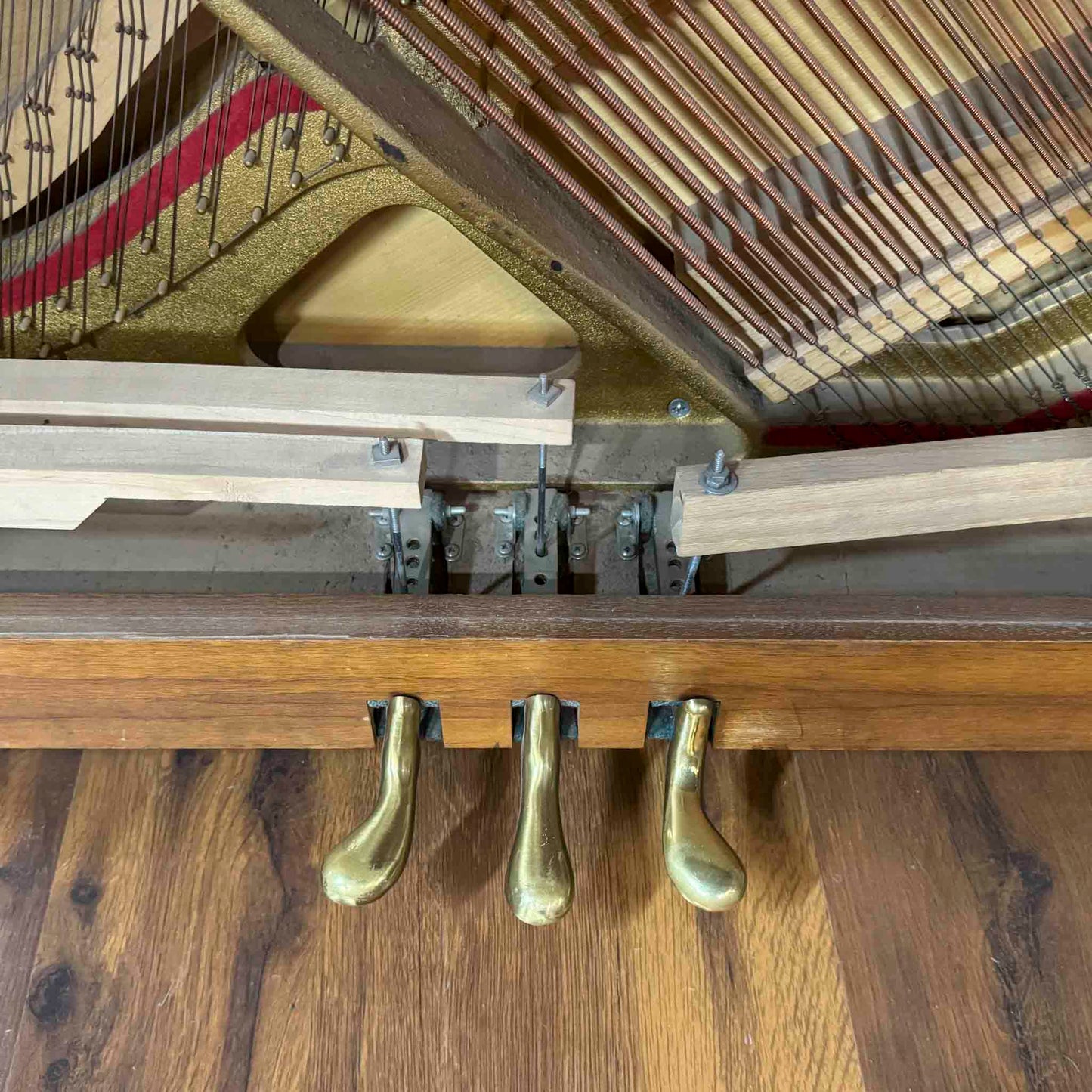 HEIRLOOM RESTORATION 1969 Astin-Weight Wood Finish 41" Console Piano