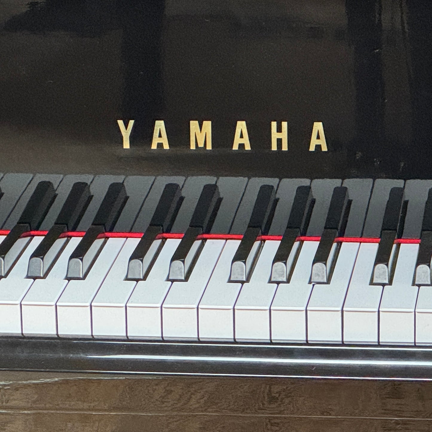 1980 Yamaha C3 6'1" Polished Black Grand Piano