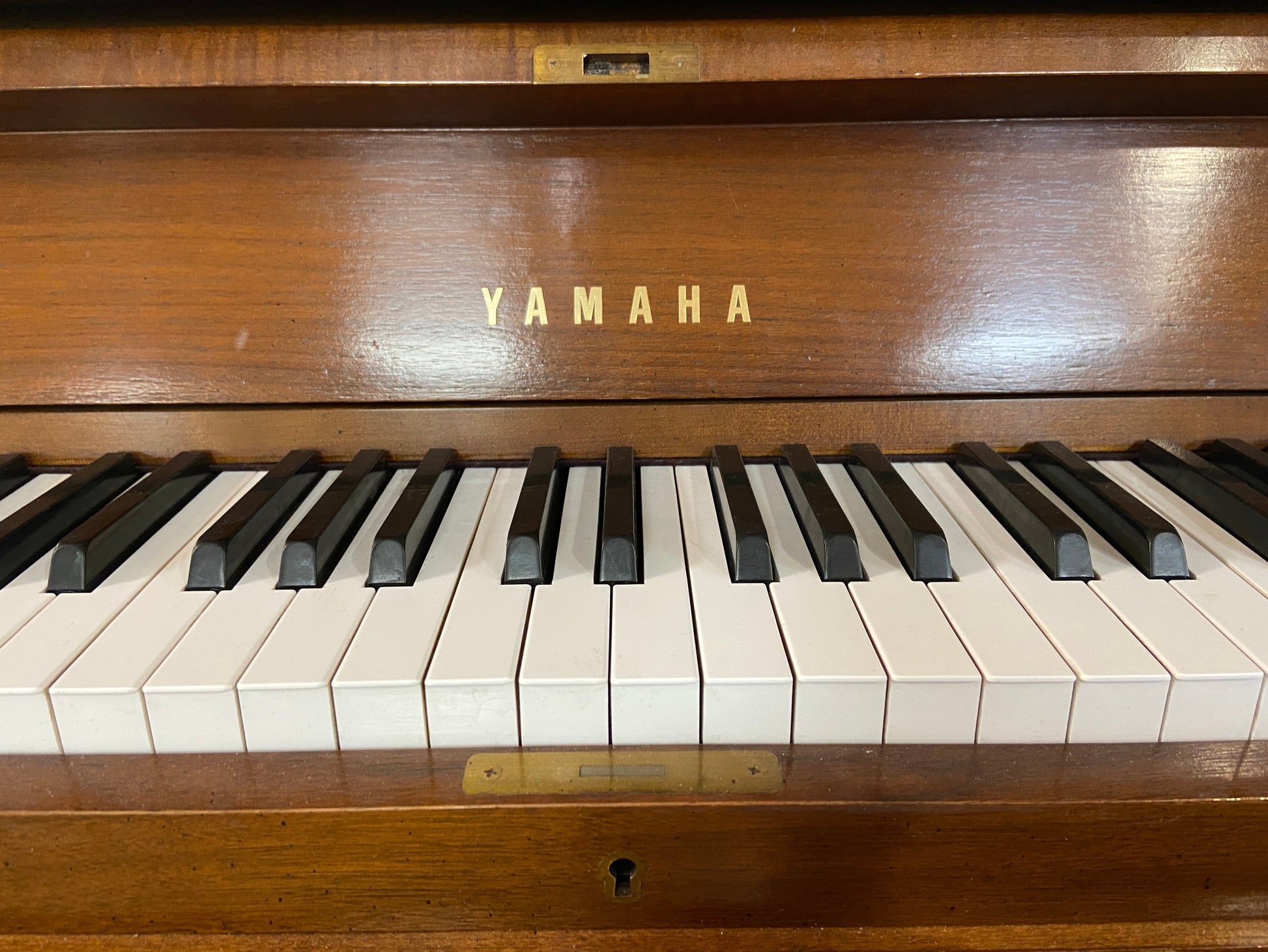 Image 17 of 1994 Yamaha P22 45" Upright Piano / Walnut